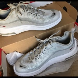 Nike Air Max Axis